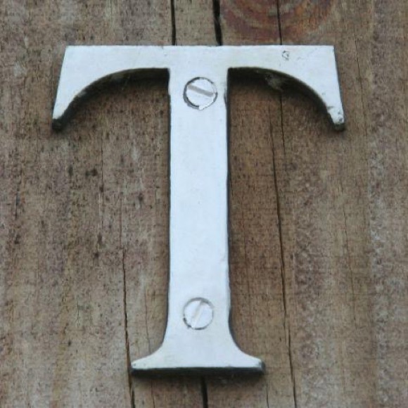 Meet your Posher, Tara - Picture 1 of 1